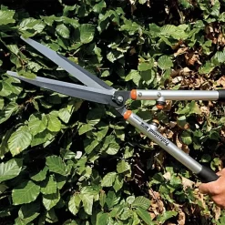 Bahco Pro Super Light 10-inch Slim Blade Hedge Shears, 26-inch Overall Length 8 Bahco Pro Super Light 10-inch Slim Blade Hedge Shears, 26-inch Overall Length -Beautiful Garden p54h25 2 1